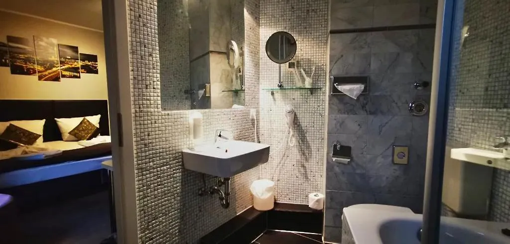 Alfa Hotel Berlin Almanya
